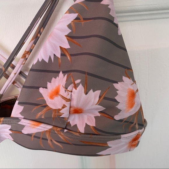 ❌SOLD‼️Acacia Dragon Stripe Awapuhi Top - Picture 2 of 5